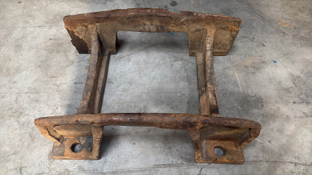 Piese Utilaje - Papuc șenilă - Lungime 500mm - Lățime 330mm - Prindere 305x340mm