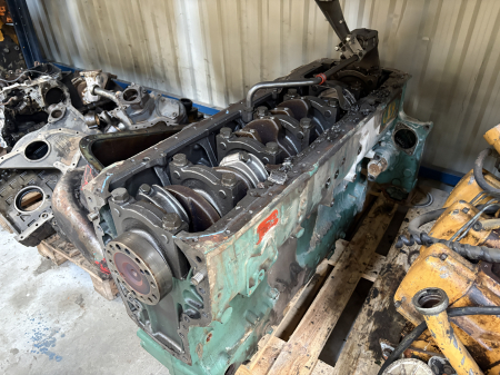 Piese Utilaje - Piese Motor Volvo Penta D25A MT Dezmembrat