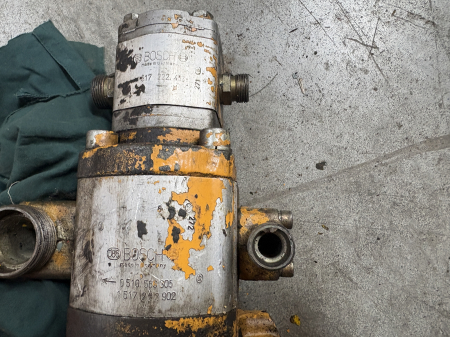 Pompă auxiliară Bosch 1517222902 [2]