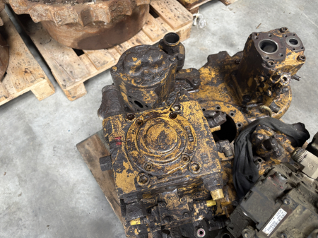 Pompă auxiliară Caterpillar 188-0502 - Caterpillar D6N [1]