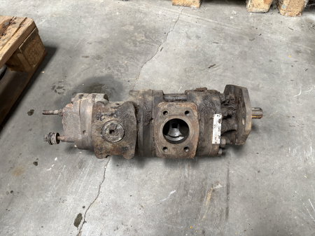 Pompe Auxiliare - Pompa auxiliara Komatsu 421-62-H4140 - Komatsu WA470-3