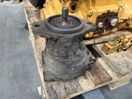Hidraulică - Pompă auxiliară Komatsu 424-15-H1200