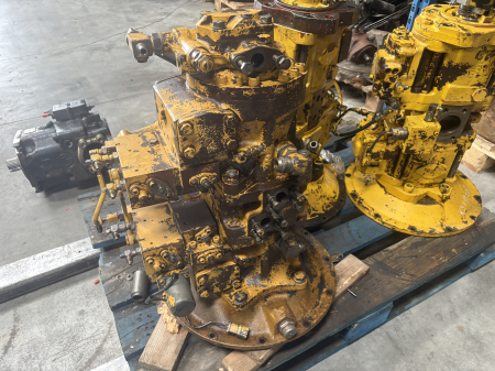 Pompă hidraulică Komatsu HPV95 - Komatsu PC200 [1]