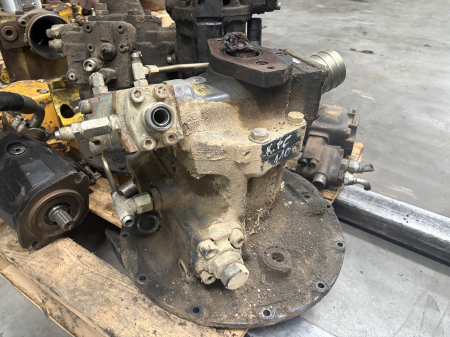 Piese Utilaje - Pompa hidraulica principala Komatsu 7203869 - Komatsu PC110