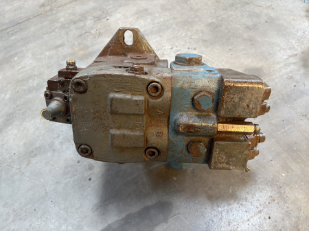 Reductor cu hidromotor rotire Liebherr FMV 100 - Liebherr R 942 [2]