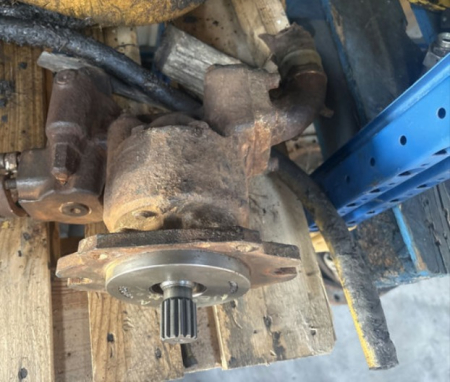 Hidromotor de rotire - Hidromotor Rotire P163AY - New Holland W191