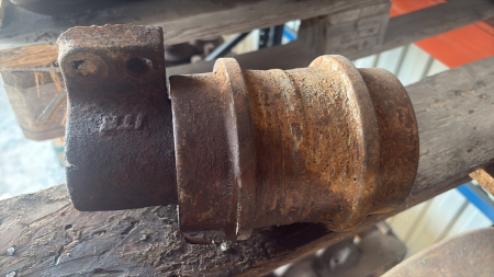 Piese Utilaje - Rolă inferioară - Diametru exterior 125mm - Lungime 250mm - Prindere 35mm