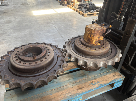 Piese Utilaje - Steluță turas (Sprocket) Liebherr – 23 dinți dezmembrată de pe Liebherr 912