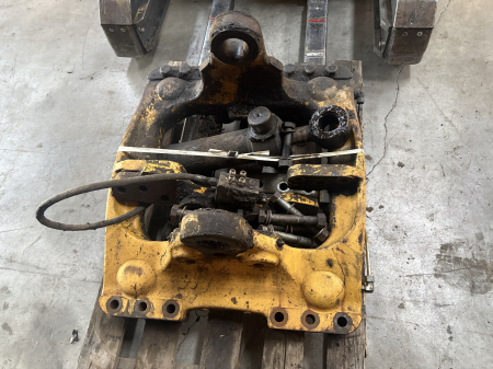 Suport pivotare braț (Kingpost) diametru interior 85mm, 6 găuri prindere - Komatsu D85 [1]