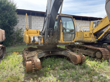 Excavatoare - Volvo EC210LC cu motor Volvo D6E - Dezmembrări