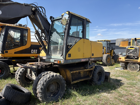 Excavatoare - Volvo EW 140 cu motor Volvo D4D - Dezmembrări