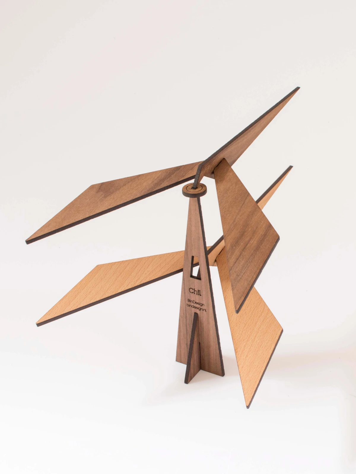 CHIL - sculptura kinetica minimalista din lemn (nuc) pentru birou [5]