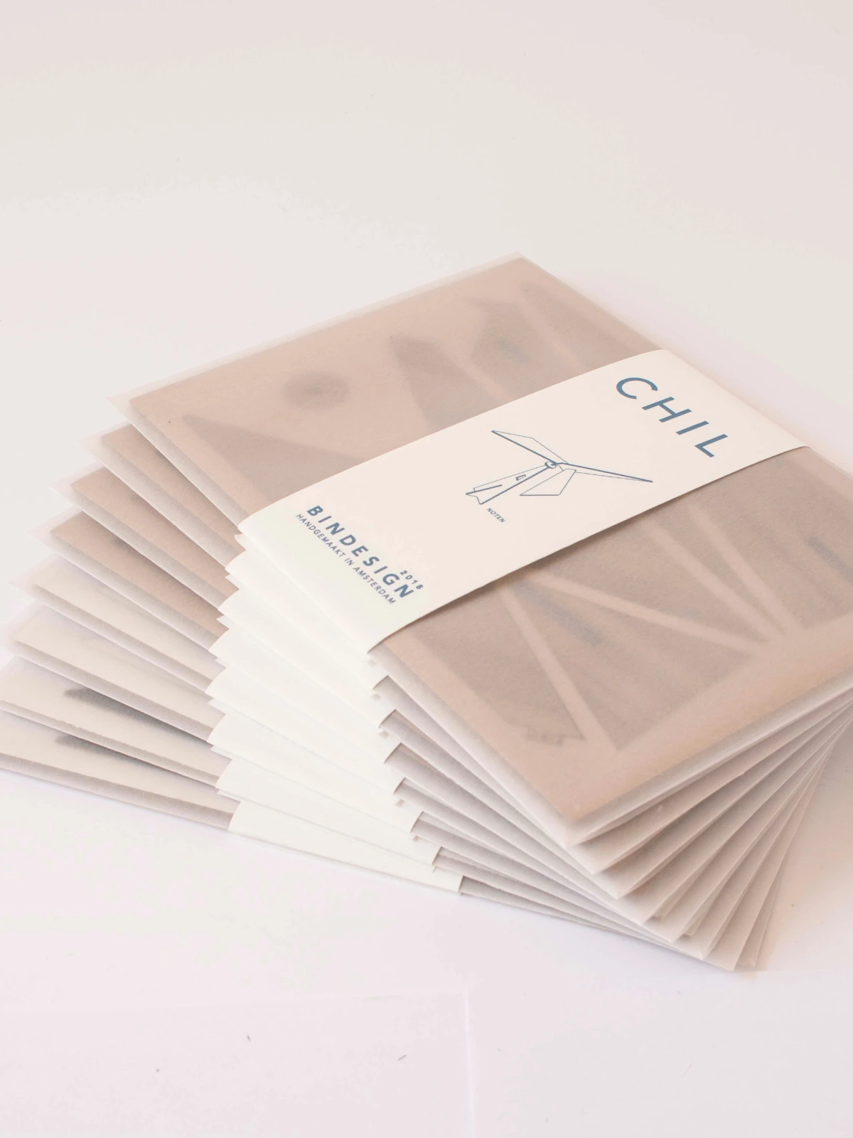 CHIL - sculptura kinetica minimalista din lemn (nuc) pentru birou [2]