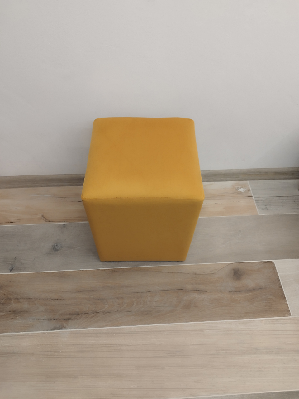 Taburet Cub Tapitat, Catifea, Galben 33x33x42 cm [5]