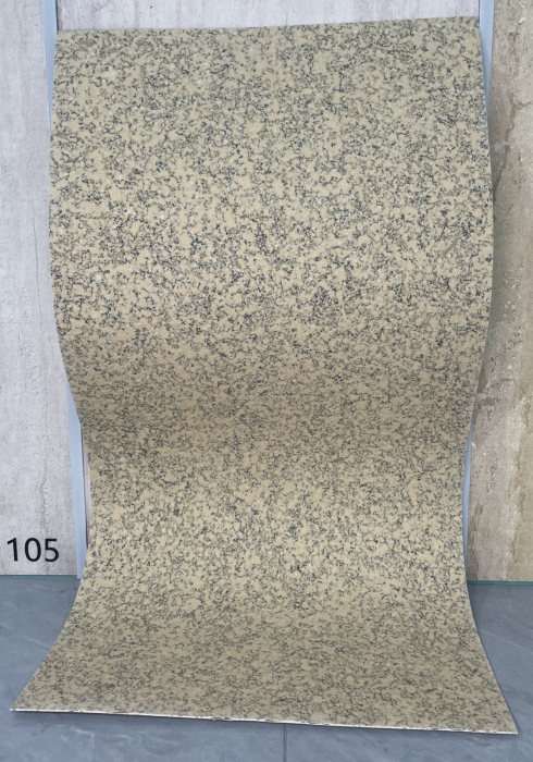 Panou din piatră flexibilă SandStone bej montat pe peretele unei recepții, textură granulată de gresie naturală [3]