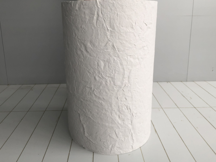 Panou decorativ din piatră flexibilă SplitStone ivoriu, aspect de piatră despicată, pe peretele casei scării [3]