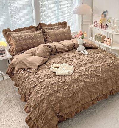 Set Lenjerie de Pat 2 Persoane Bumbac Finet Creponata Uni cu Volanase, 6 Piese - Maro [1]