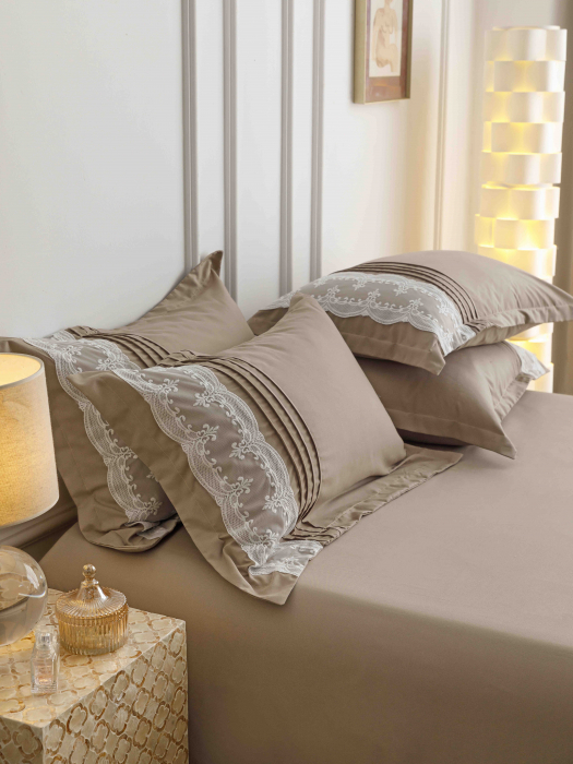 Lenjerie Pat Dublu, Bumbac Soft Touch, 6 piese, cu Pliuri Brodate - Maro [3]