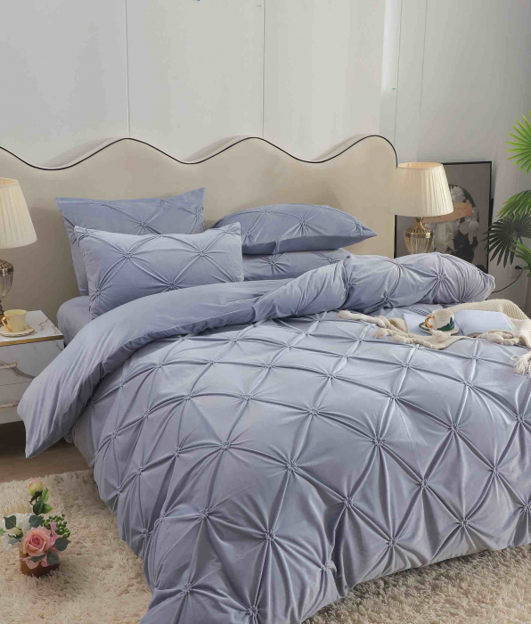 Lenjerie pat dublu, CU ELASTIC, Catifea Deluxe, cu pliuri brodate, 4 piese - Albastru Pastel [2]