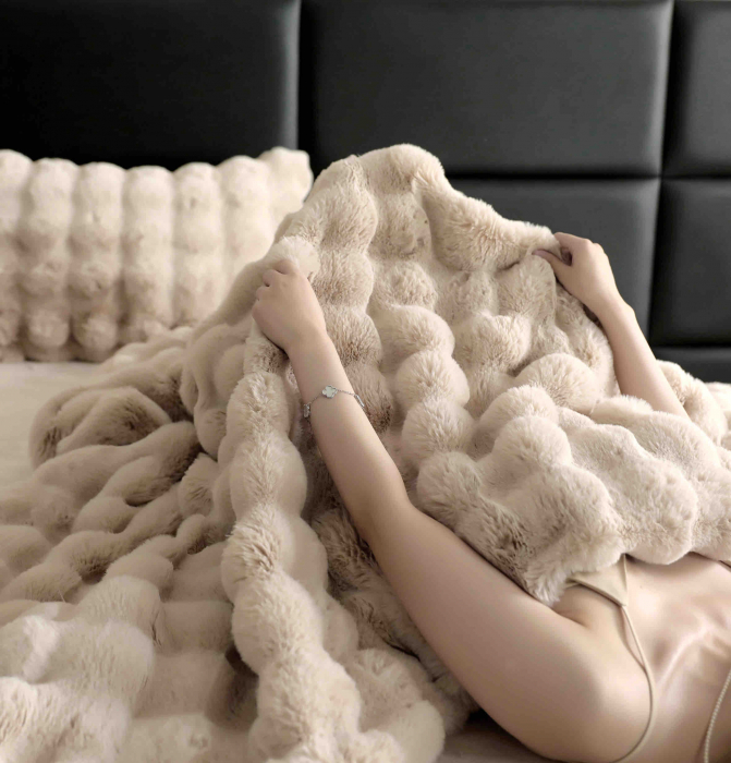 Lenjerie pat dublu, ExtraPufoasa, din Blanita artificiala de Iepure, 6 piese - Cappuccino [3]