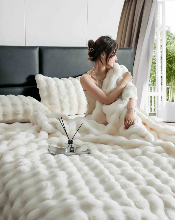 Lenjerie pat dublu, ExtraPufoasa, din Blanita artificiala de Iepure, 6 piese - Crem [3]