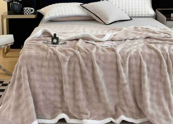 Paturi Cocolino Groasa  cu Blanita Bordy   200x230 cm [7]