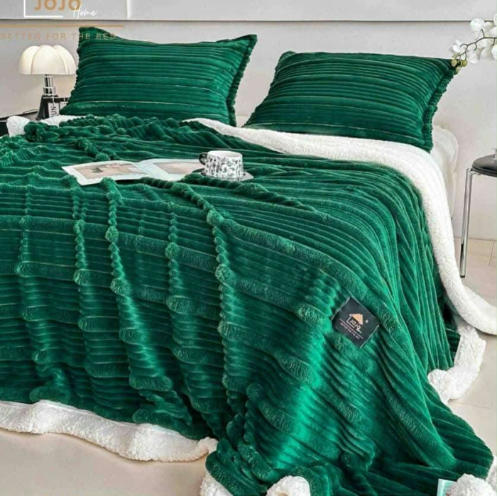 Set Pătură Verde 3D din Blăniță Artificială de Iepure & 2 Fețe de Pernă | Cu Blăniță Sherpa | [1]