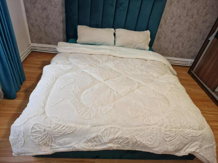 Set Pilota Cocolino, 3 Piese, Tricotata cu Model de Fluturi in Relief, 200x230 cm, UNI, cu 2 Fete de Perna 62x62 cm [3]