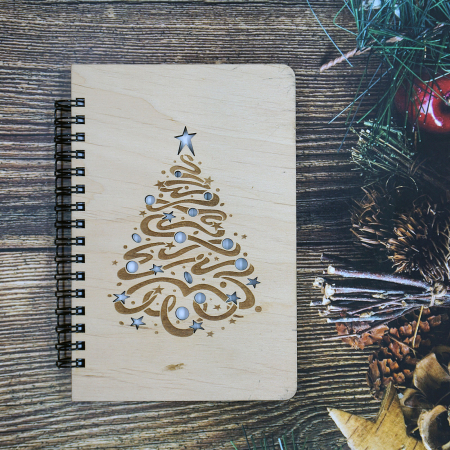 Agende din lemn - Agendă din lemn A6 spiralata, brad de Craciun