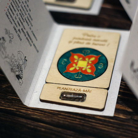 Martisoare - 8 Martie - Martisor plantabil din lemn, pictate manual - motive traditionale