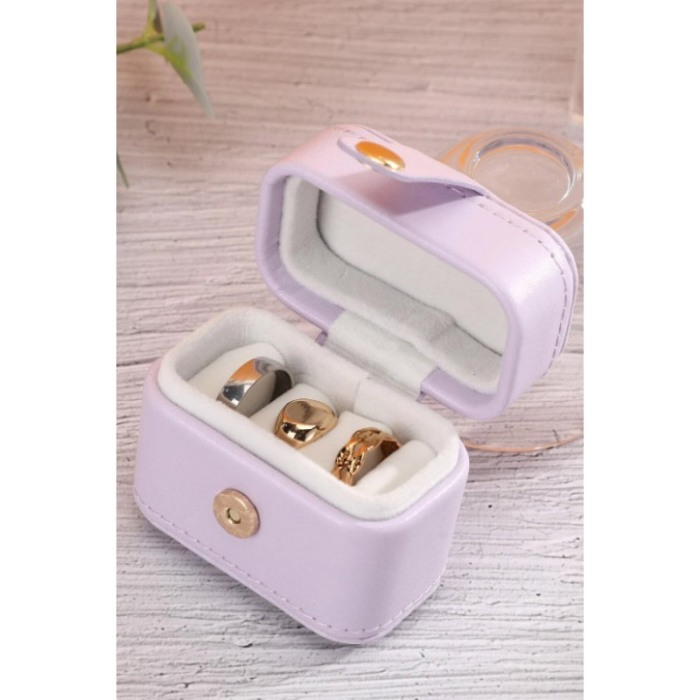 Cutiuta Sissy Rings, pentru transport inele, 4 spatii, piele ecologica, catarama aurie, eleganta, 6x7x3 cm, mov deschis, Doty®️ [2]