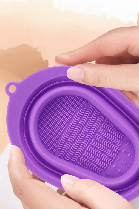 Dispozitiv manual de curatare pensule de machiaj BrushCleaner Basin Doty®, din silicon, cu 4 tipuri de striatii, tip cadita, portabil, pliabil, 15x10, mov [4]