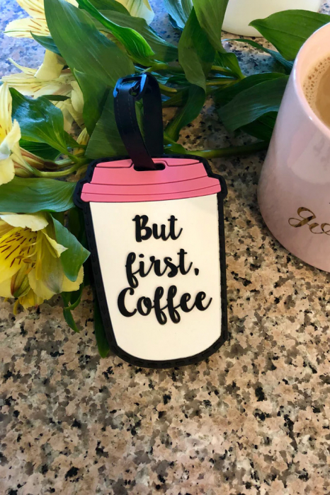 Eticheta pentru identificare bagaj TagMe Doty®, design creativ, model pahar de cafea, prindere sigura, 10x7 cm, silicon, alb/roz [3]