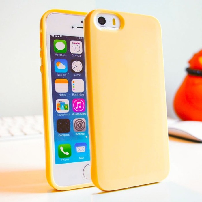 Husa pentru iPhone 8,galben, captusita cu microfibra, Liquid Silicone [3]