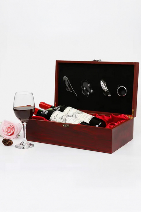 Set cadou elegant Wine Lover’s Gift Box Doty®, cutie din lemn rosu cires pentru 2 sticle de vin, tirbuson, inel, picurator cu dop inclus si taietor de sigiliu, interior satin, incuietoare metalica, 36 [3]