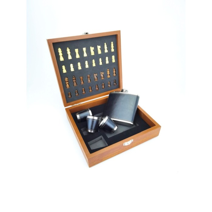 Set cutie eleganta cadou, joc de sah complet,plosca de 200 ml din inox si piele ecologica maro cu 2 pahare pentru tarie,briceag [2]