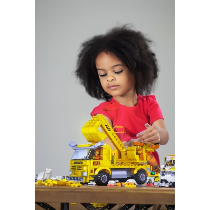 Set de constructie Engineer Cars 2 in 1, escavator si autoutilitara cu lift, 2 figurine, 230 piese, galben, Doty® [2]
