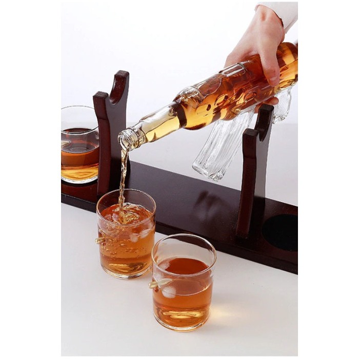 Set decantor ShotGun AK47, forma pusca, 4 pahare incluse, suport lemn, 800 ml, maro [8]