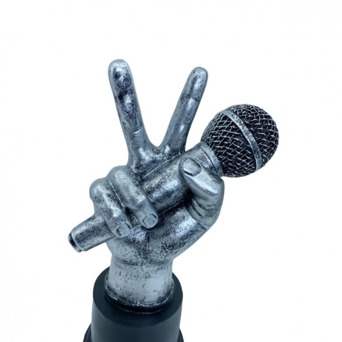 Statueta decorativa Mic Trophy, lucrata manual, accente argintii, design elegant, 36 cm [5]