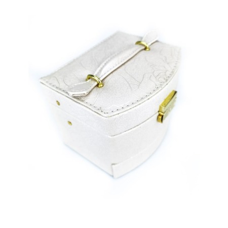 Cutie de bijuterii Secret Rose din piele ecologica sidefata, eleganta,stil cufar, contine cheie,detalii trandafiri, culoare crem [0]