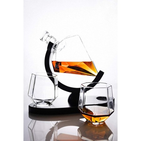 CADOURI SI SETURI - Set decantor Cullinan Diamond, forma diamant, 2 pahare , suport din lemn,materiale de calitate,850 ml