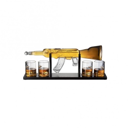 CADOURI SI SETURI - Set decantor ShotGun AK47, forma pusca, 4 pahare incluse, suport lemn, 800 ml, maro