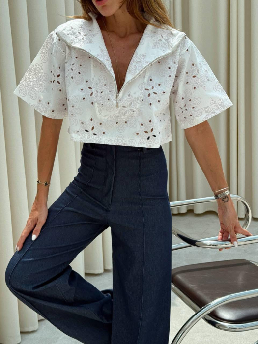 Compleu Demi – Cămașă albă scurtă & pantaloni evazați cu talie înaltă [1]