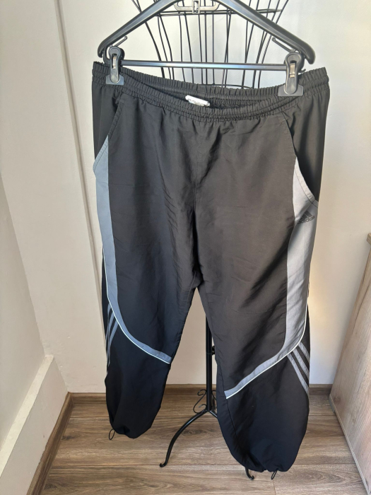 Pantaloni sport Adidas marimea L [2]