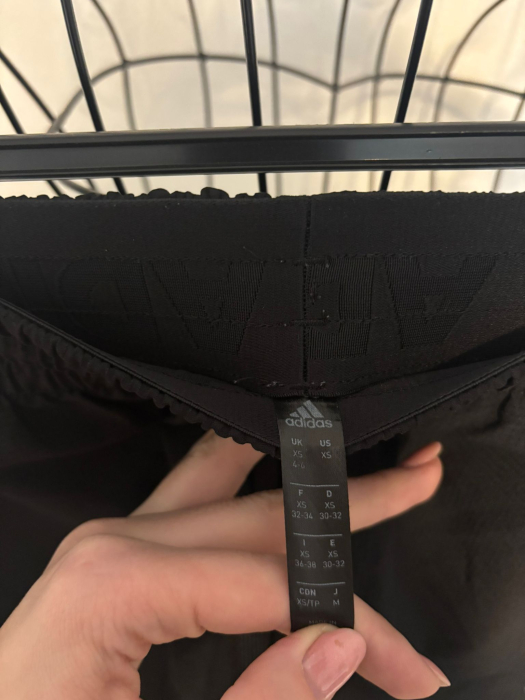 Pantaloni sport Adidas marimea XS [2]