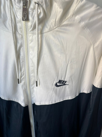 Geaca Nike marimea XL [1]
