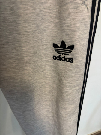 Pantaloni sport Adidas marimea M [3]