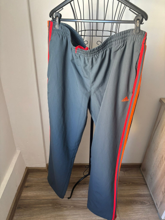 Blugi/Pantaloni - Pantaloni sport Adidas marimea  XL