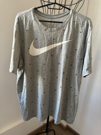 Tricouri/Camasi - Tricou Nike marimea XL