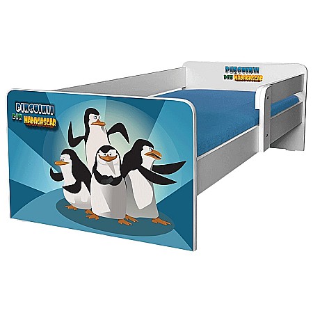 Produse - Pat pentru copii Pinguini, cu protectie laterala detasabila, Pal melaminat, margini rotunjite, 2-8 ani, 144x76x45 cm, alb/albastru